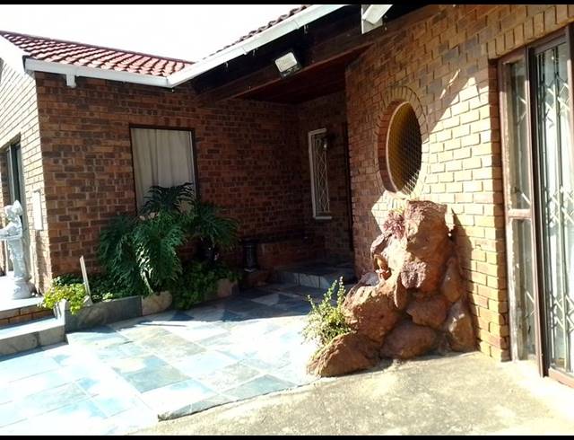 4 BEDROOM HOUSE FOR SALE IN ALBERTSDAL